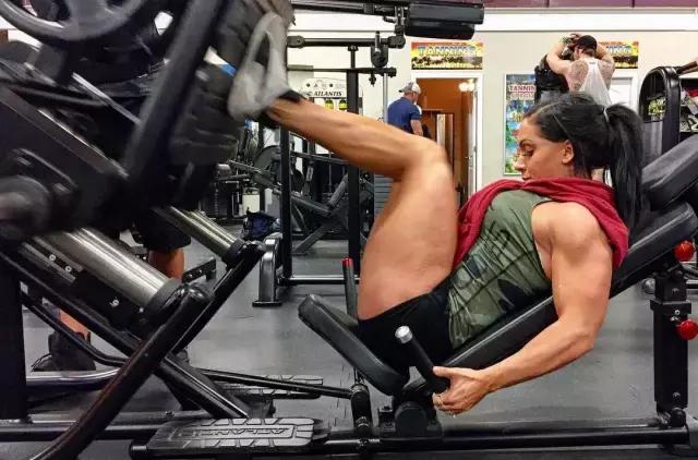 腿粗咋整,腿粗怎么拉伸能让腿变细变长