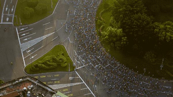 一个恐高的人,高空作业20多年,舍命拍出了最美纪录片