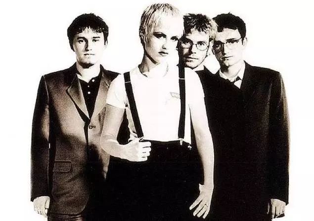 小红莓乐队主唱去世经典曲目回顾,小红莓乐队主唱葬礼