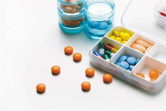 肝病患者感冒,感冒药能和肝病药一起吃吗