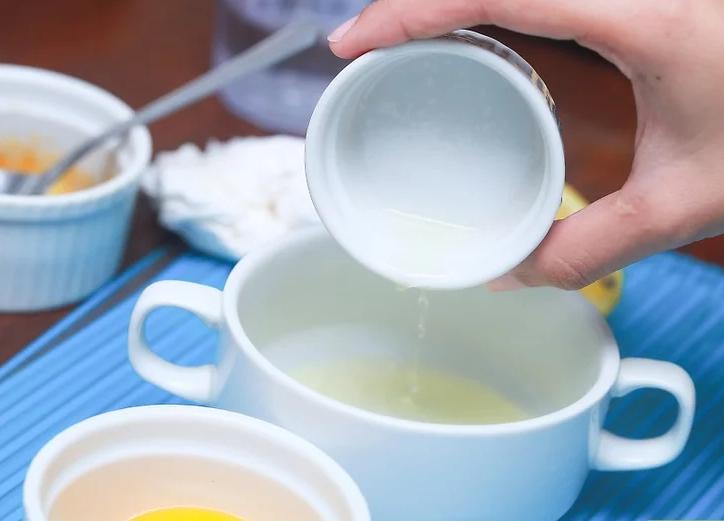 如何自制鸡蛋蜂蜜面膜,如何自制鸡蛋面膜