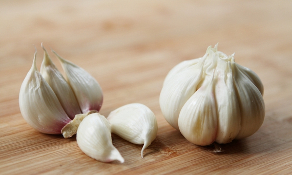 经常吃大蒜身体会发生哪些变化,大蒜一直吃对身体怎么样