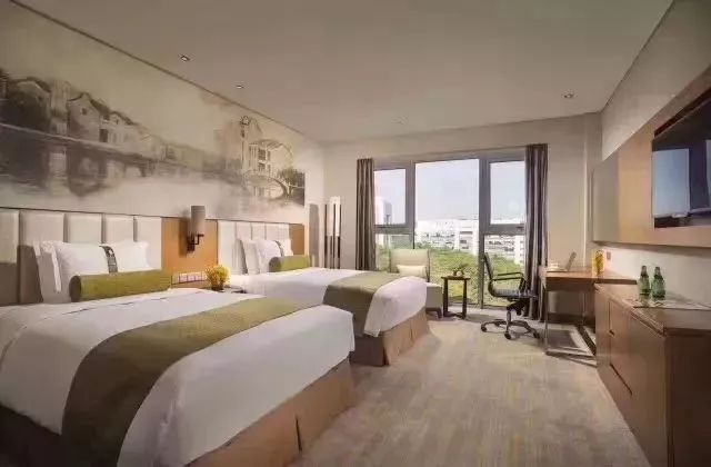 附近的旅游景点温泉自助餐一体,附近吃喝玩乐一体的温泉