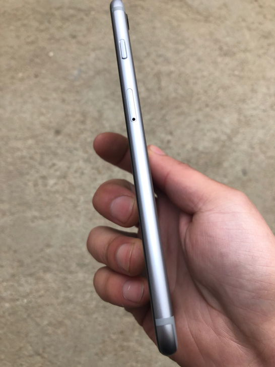 这大概就是捡漏，网友两千块入手iPhone6sPlus，发现还在保！