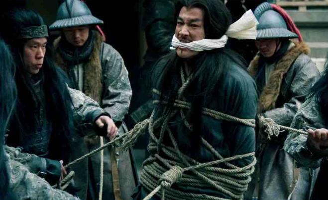 三国中：他忠义不输关羽，力敌曹操虎豹骑，却因情商为零而丧命！