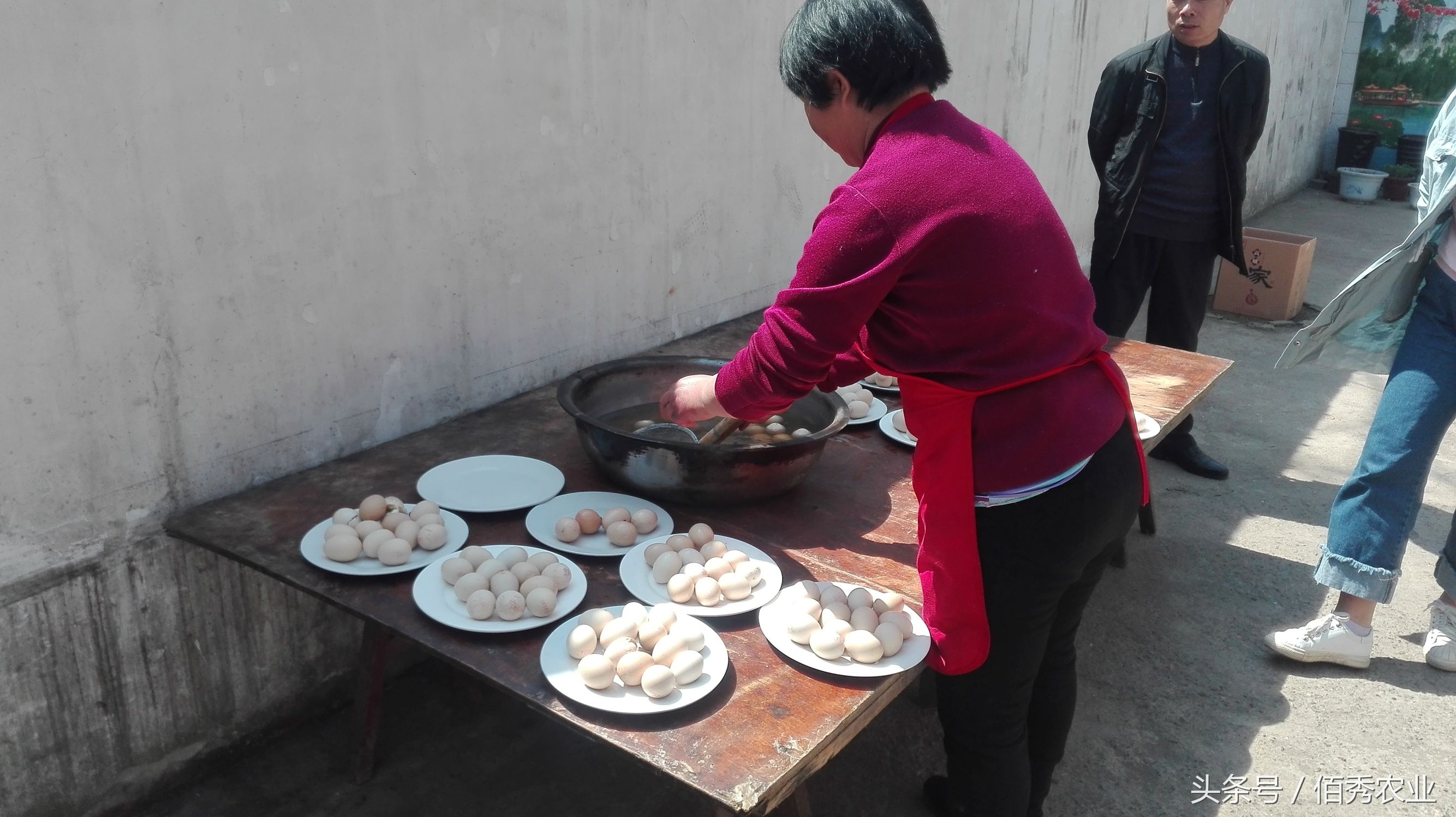 卖东西农村大娘,农村大妈卖的稀罕物