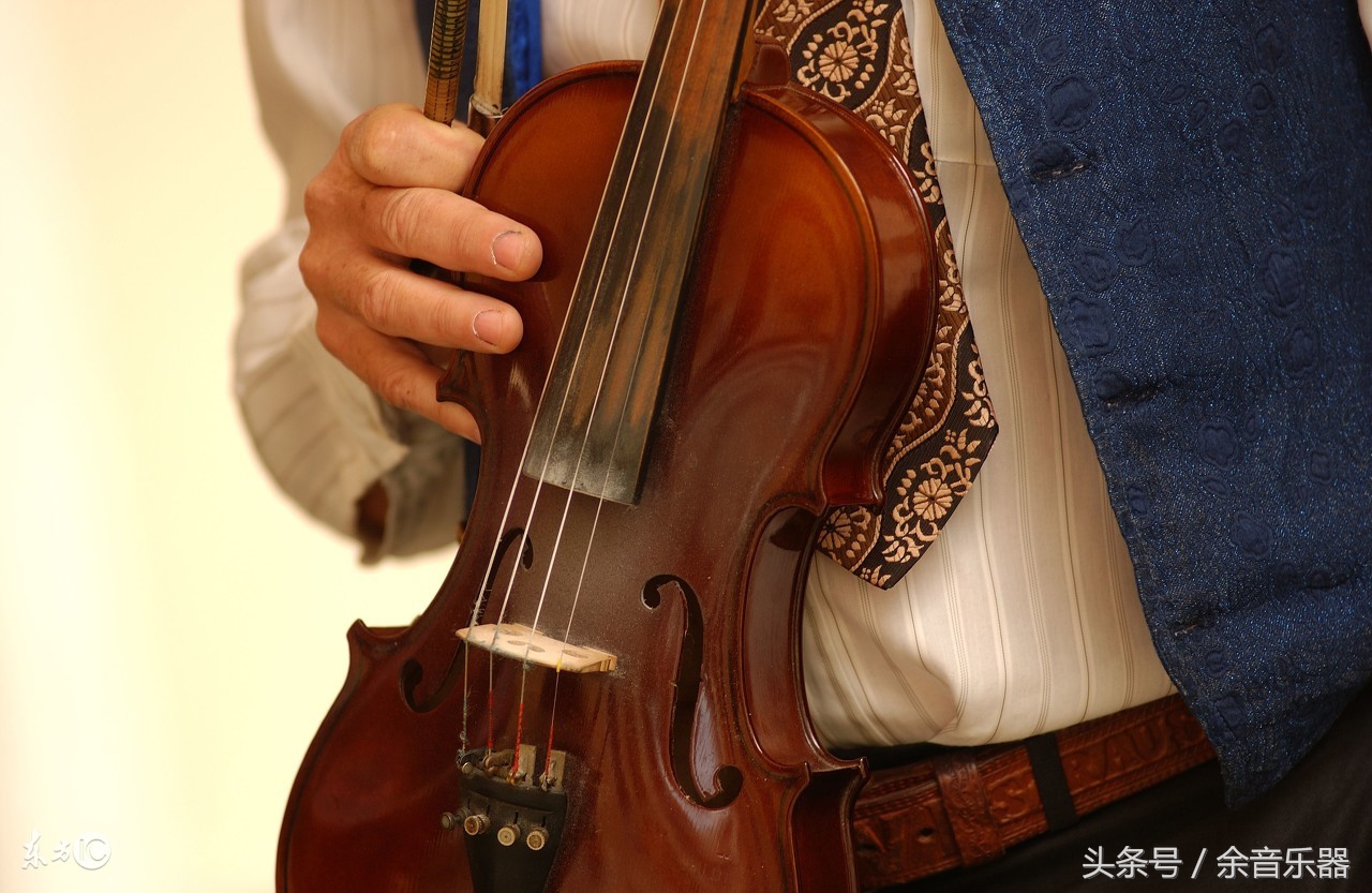 清洁小提琴去除松香粉末的方法,怎么清理小提琴弓毛上的松香