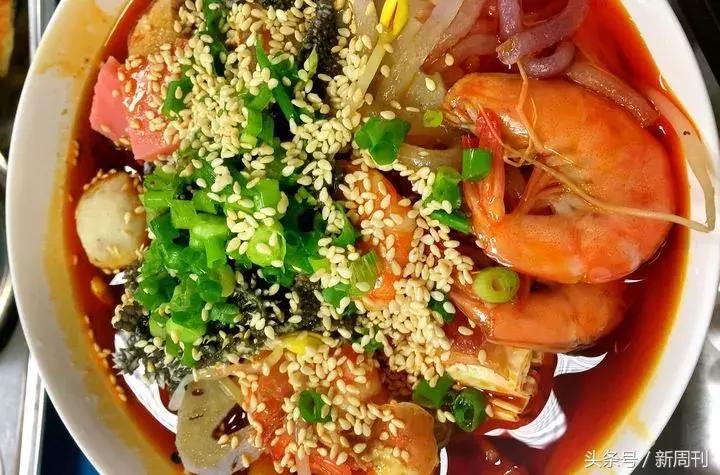高校食堂特色风味麻辣烫,大学食堂最受欢迎的美食麻辣烫