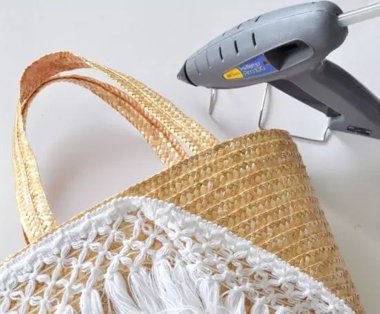 她拿这个擦一擦包包，立马变得和新的一样！