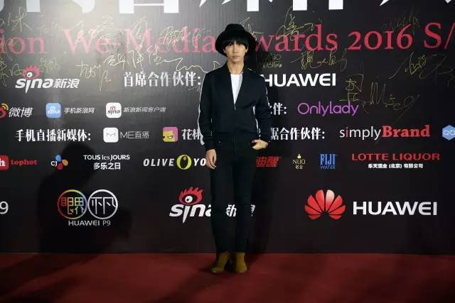 寮犱寒涓浗瓒呮ā瀵煎笀,寮犱寒涓浗瓒呮ā璧扮