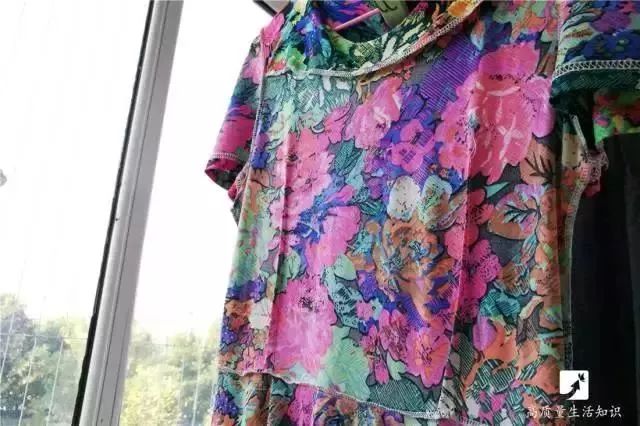 衣服褪色是不是质量问题,衣服褪色是假货吗