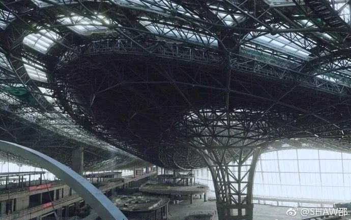 北京大兴国际机场像外星建筑,北京新机场现在建成什么样了