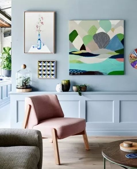 风靡全球的脏粉色系客厅搭配,流行家居配色中性色