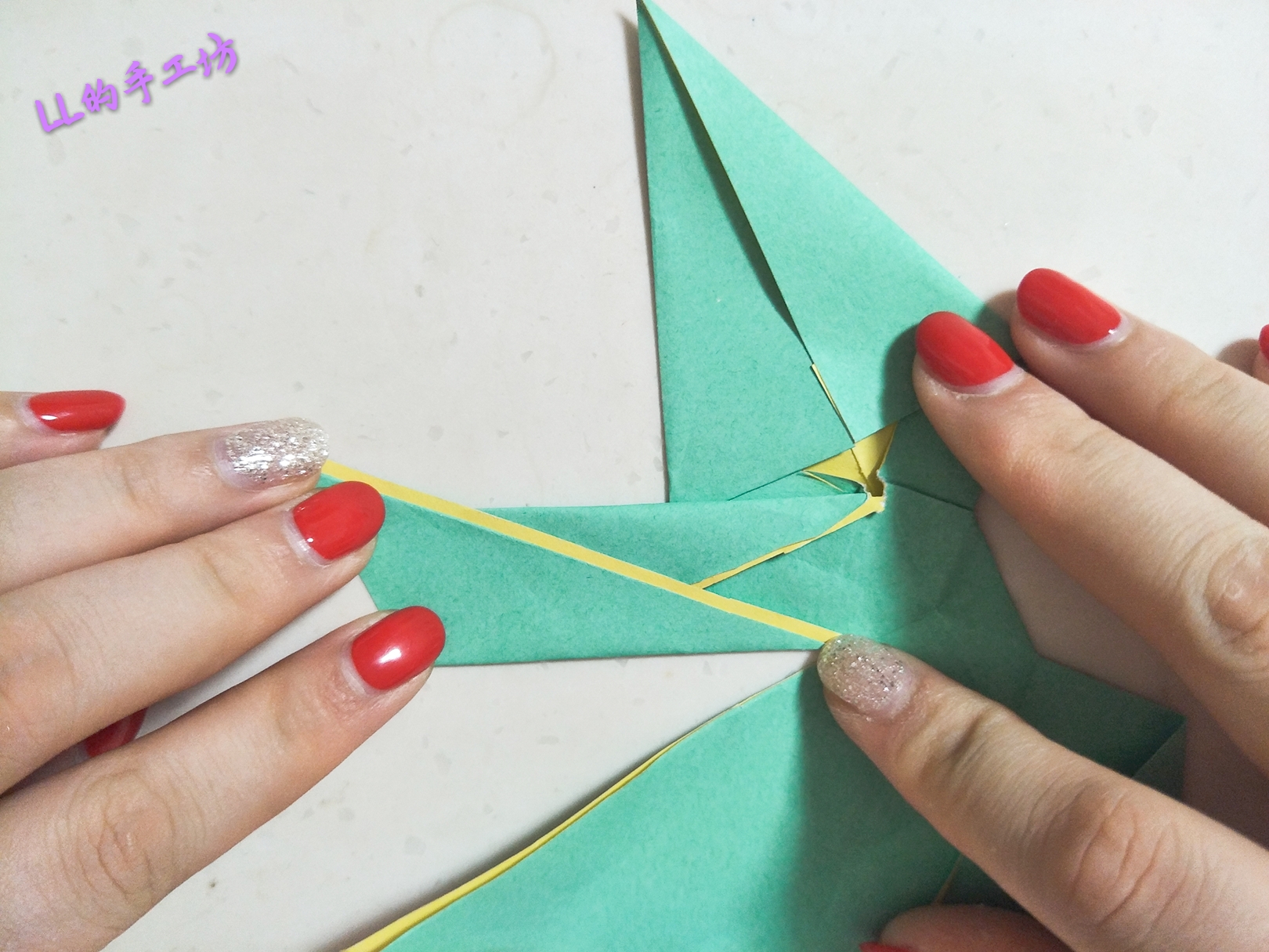 纸折的蝴蝶结教程,蝴蝶结怎么折出来简单又美丽