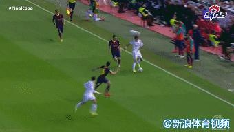 19岁的梅西给足坛带来的震撼,梅西的高光时刻人缝1v3无解过人