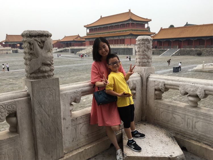 和小屁孩们一起出去玩的视频,和小屁孩玩的一天