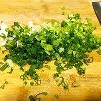 自己在家做葱油千层饼,南瓜葱油千层饼的做法