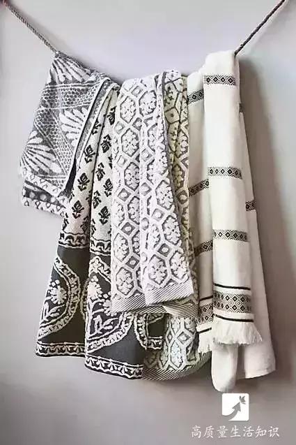 拧干衣服的正确方法,最快拧干衣服的办法