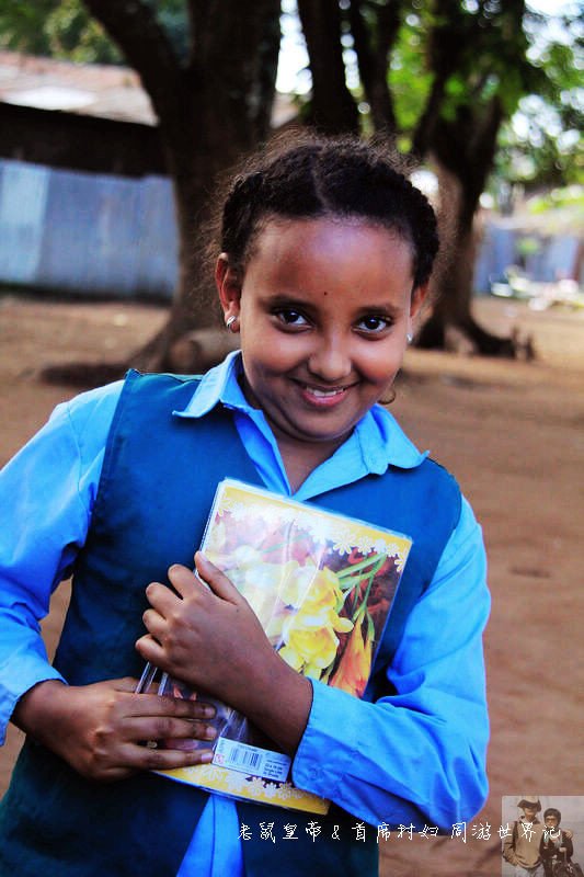 埃塞有块任性草坪:大部分时间是足球场,偶尔是机场,有时还混用