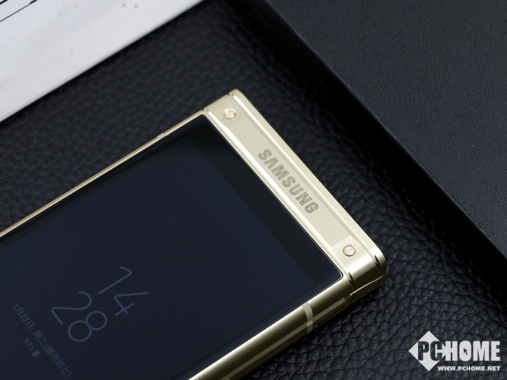 三星w2018翻盖有心系天下吗,三星w2019最后一款情怀大翻盖