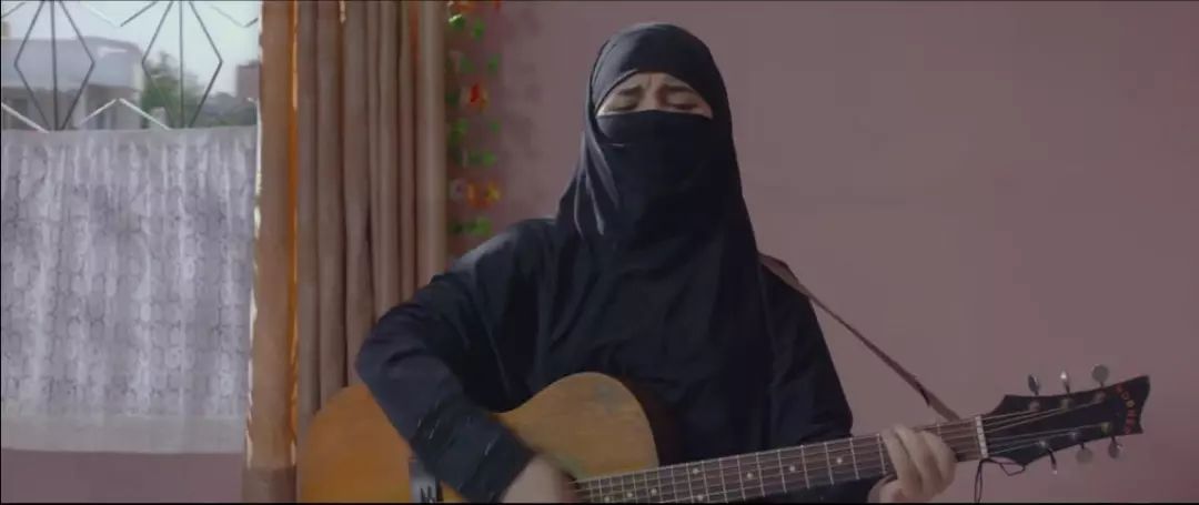 忍受*力暴**，才能活下去？《神秘巨星》讲了个彻底的悲剧