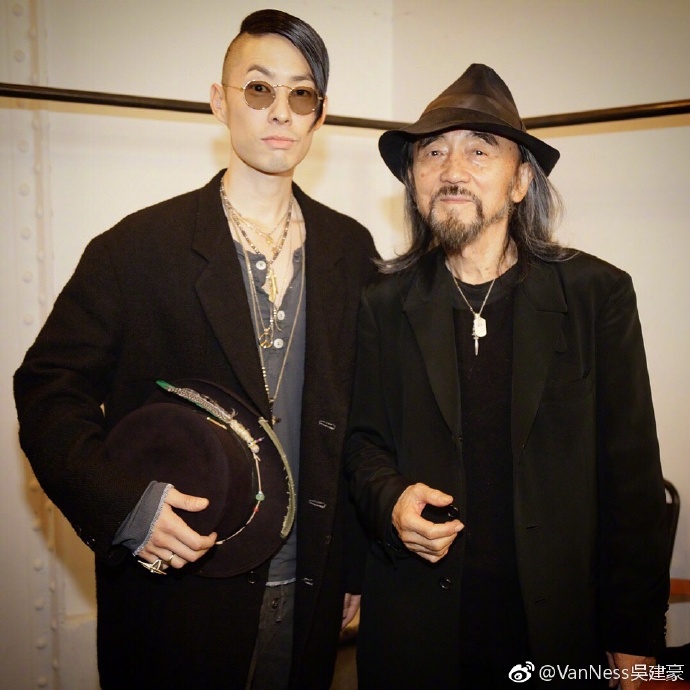 刘昊然青涩潘玮柏尴尬吴建豪乱穿衣?|2018秋冬米兰男装周成绩单