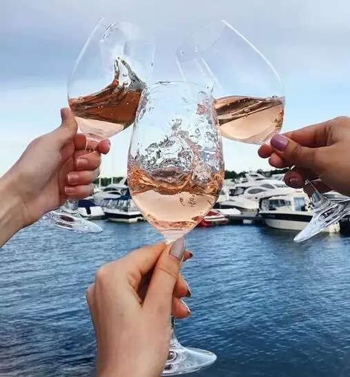 现在根本找不到满意的男朋友,单身女人40岁找不到男朋友