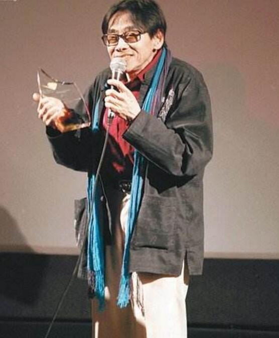 人不可貌相！他身高1米5却是音乐鬼才捧红刘德华移民国外娶洋妞