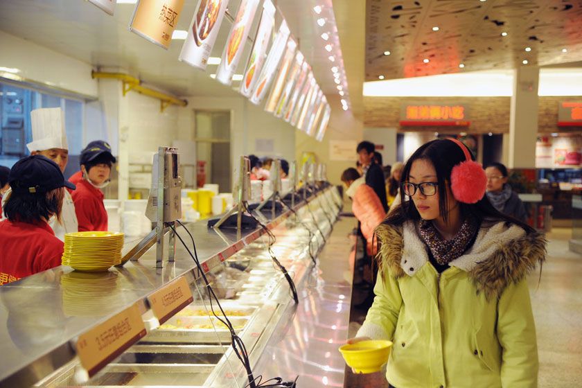 大学食堂不给校外人员刷卡,大学餐厅给校外刷卡