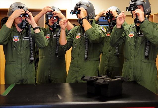 直10头盔瞄准具,阿帕奇激光瞄准头盔