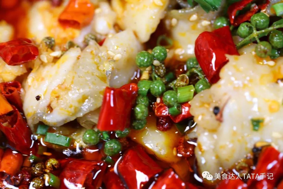 一不留神就掉进坑里,一不留神就会掉进一个大坑