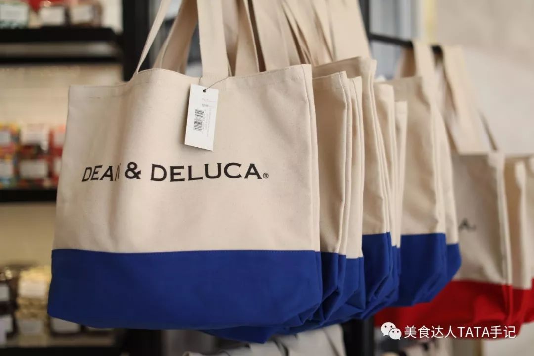 一不留神就掉进坑里,一不留神就会掉进一个大坑