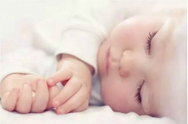 新生婴儿睡眠差怎么改善,新生婴儿睡眠时间太长