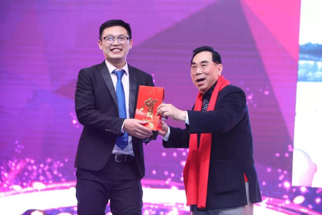 涓滃埄姹夋柉甯屽皵,浼犳壙缁忓吀鏅哄垱鏈潵