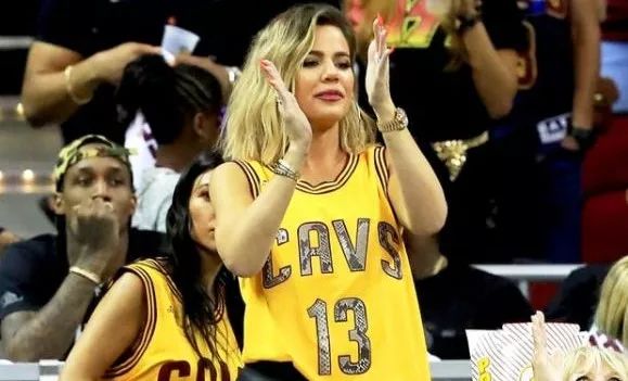 神奇！你看不见时，板凳席上竟然在发生这些事！