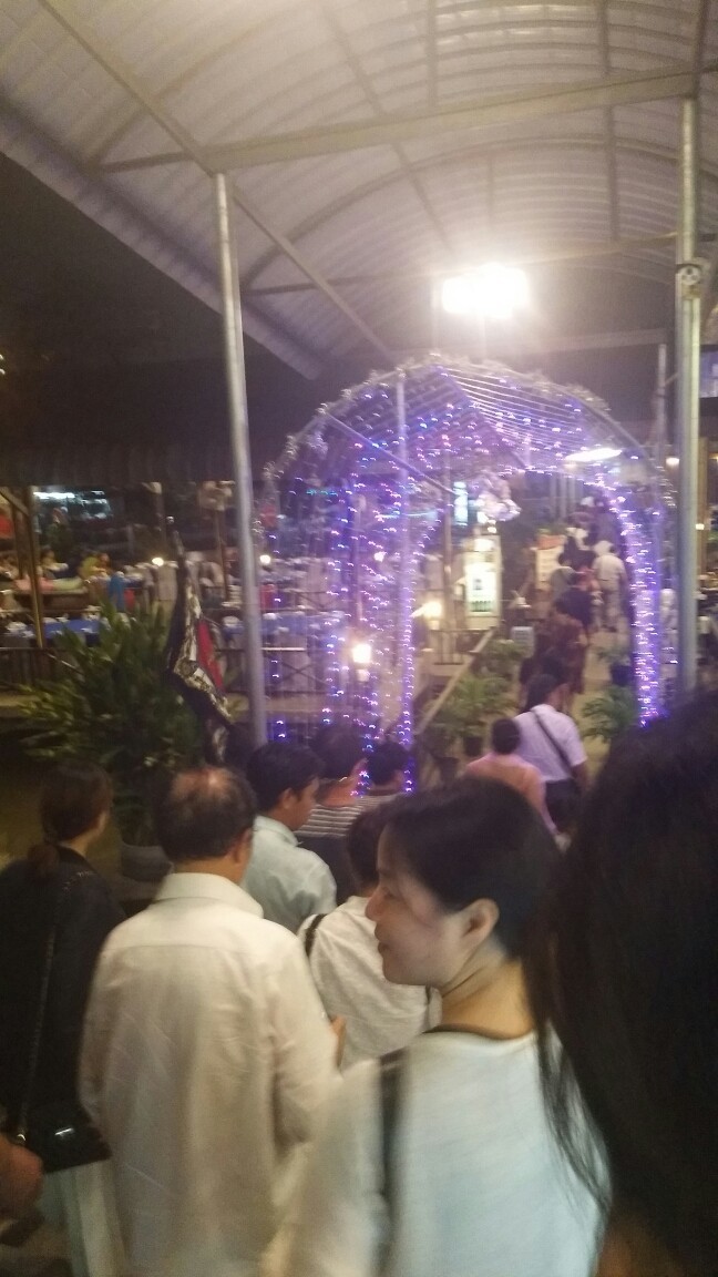 在泰国和泰国人对话,在泰国旅游怎么沟通