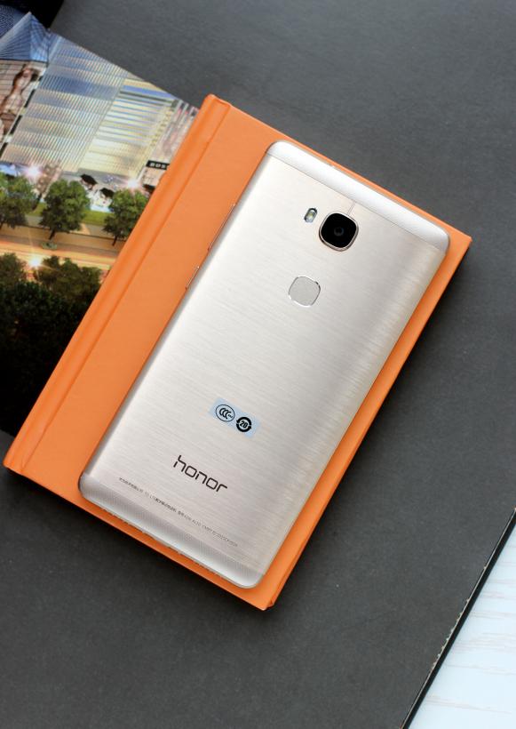 千元机荣耀畅享哪个质量好,7年前的荣耀畅玩5x