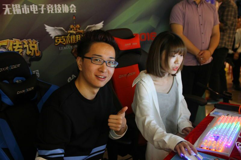 dxracer电竞桌1.4,dxracer傲风