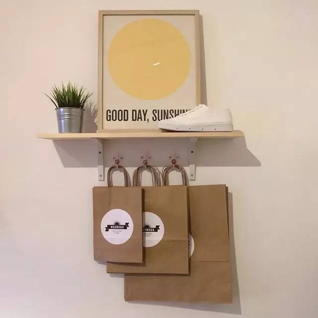 超好看超百搭的小白鞋,十大轻奢小白鞋