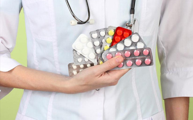 酒切忌与西药同服，赶快转发给身边的朋友吧！