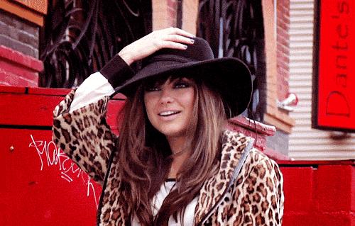 为什么有些人戴帽子反而变好看了,戴帽子不好看是啥原因