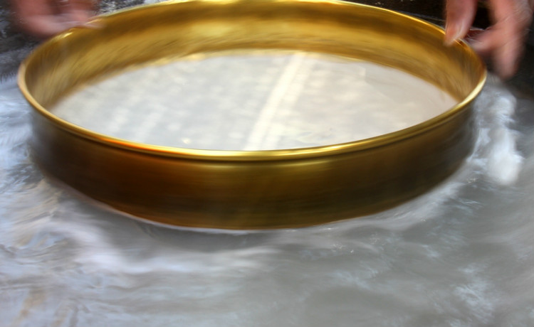 纯手工制作红薯粉皮美食,红薯粉皮机制作视频