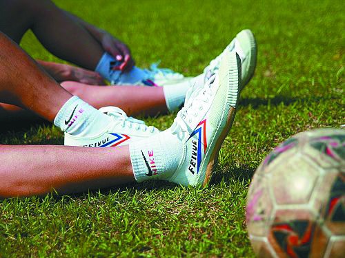 飞跃鞋国外潮牌,飞跃鞋怎么穿出潮范