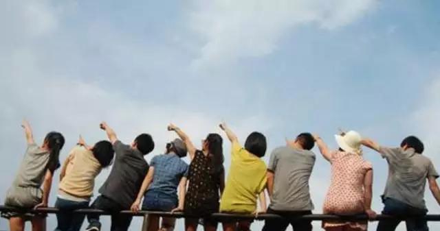 足球毕业季视频,毕业季不说再见字体