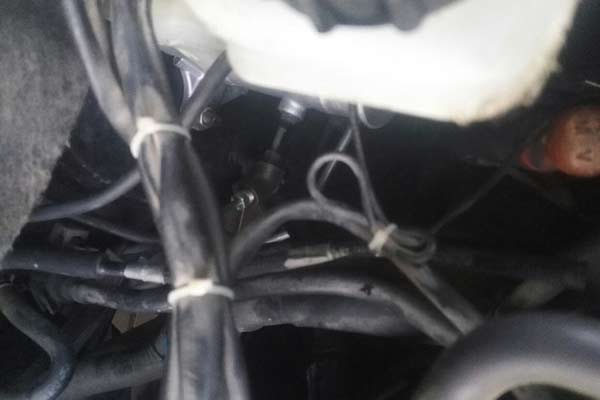 奔腾b70刹车软怎么回事,奔腾b70刹车盘维修