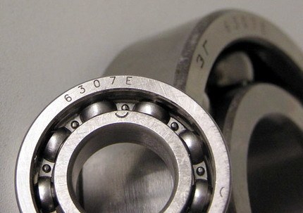 阿姨你做饭有功年终奖就给你辆车吧——激光打标机