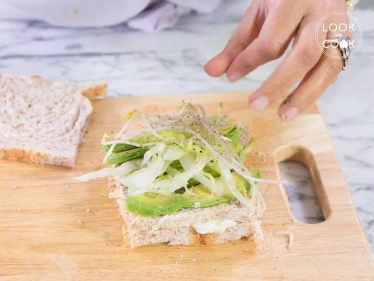 乐活家｜再有人种草早餐机有多炫，我就拿这张烤糊的三明治给她看