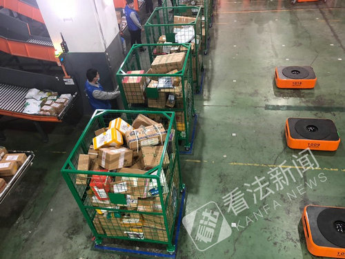 又一家物流有机器人了载重500公斤可用平板操作