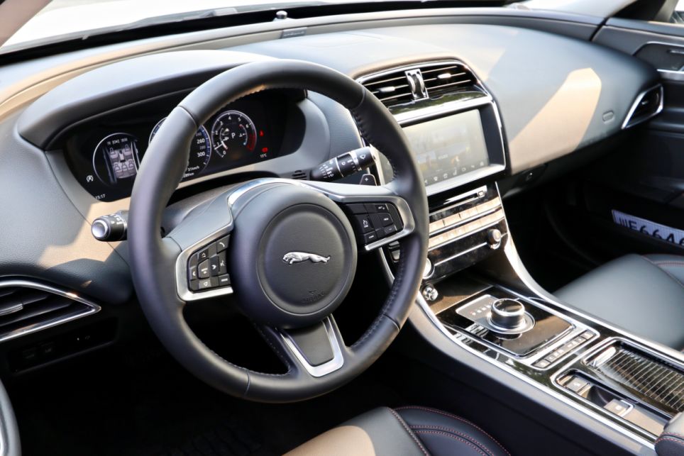 第一视角试驾新款捷豹xel,捷豹xel试驾第一视角低配版