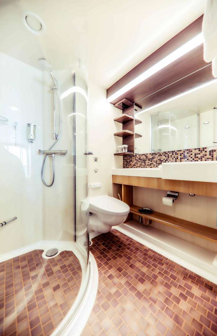 莲二爷美轮环邮——11姑娘的皇家海洋量子号公海飘荡日志